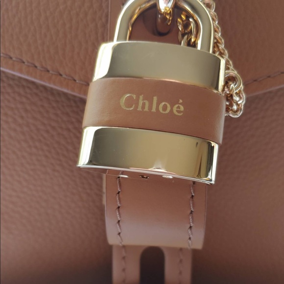 Chloe Medium Day pebbled leather autumnal brown bag with gold hardware 🔑 NWT - Picture 9 of 16